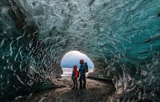 غار یخی عجیبی که هر گردشگری یک‌بار باید آن را ببیند! +ویدئو