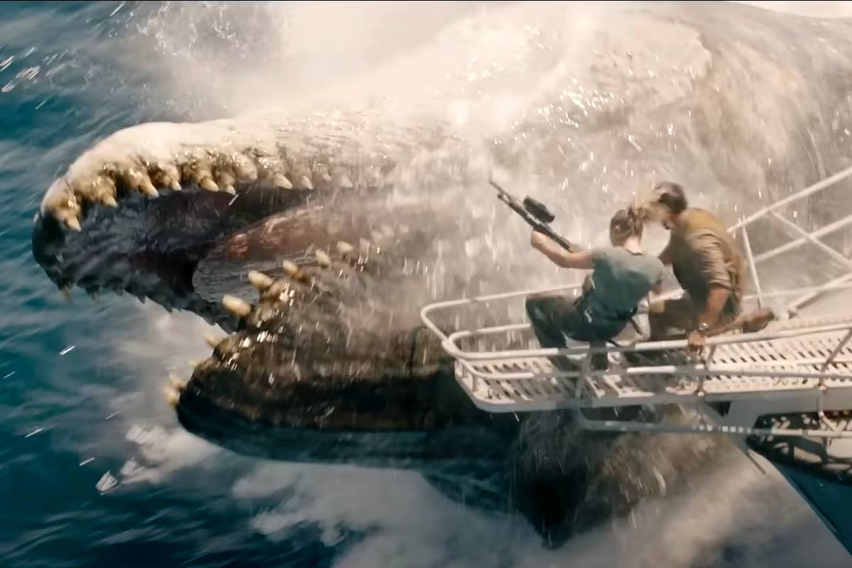 کلیپ جدید فیلم Jurassic World: Rebirth جدال در دریا را نشان میدهد + ویدئو