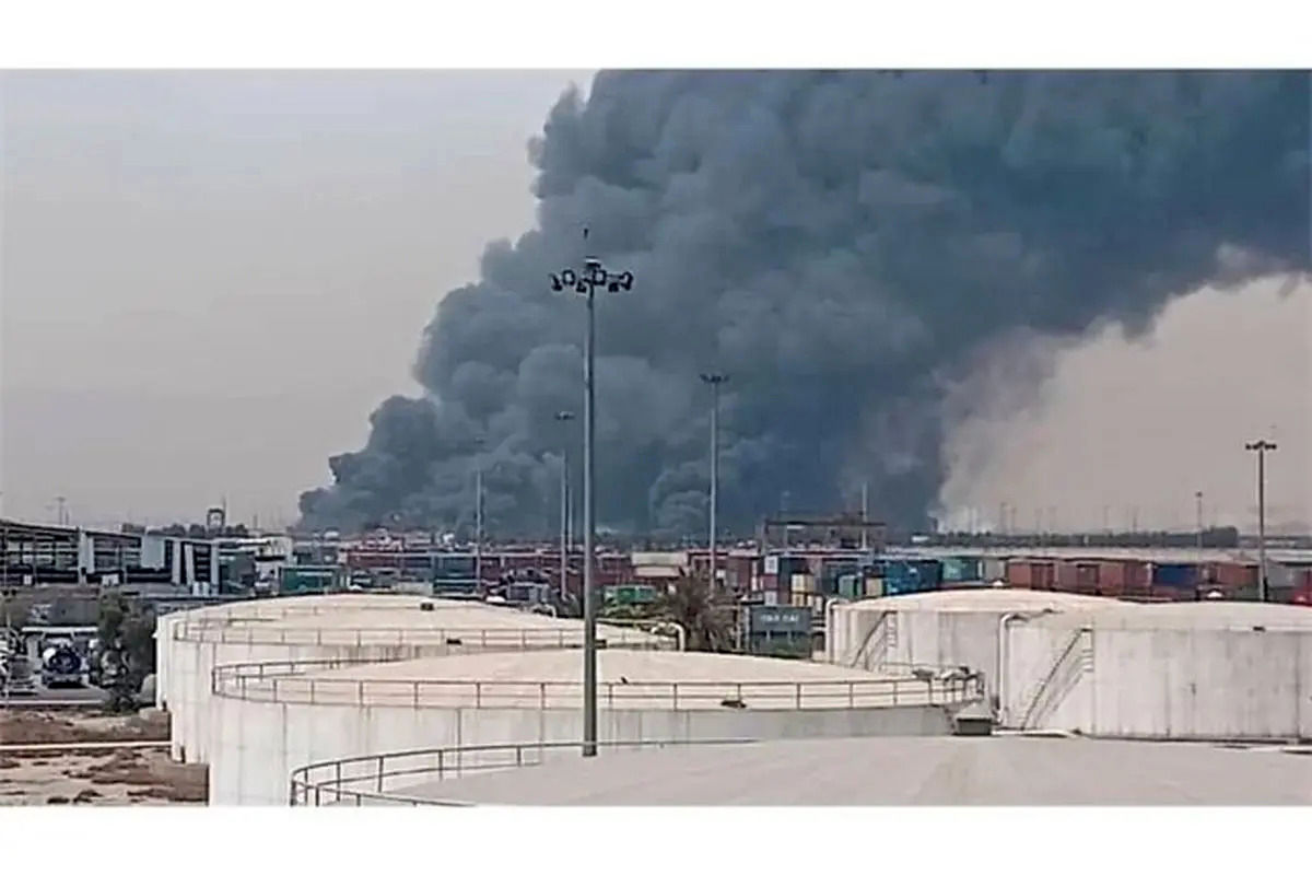 یک ویدئوی دلهره‌آور از اطفای حریق بندر رجایی + ویدئو