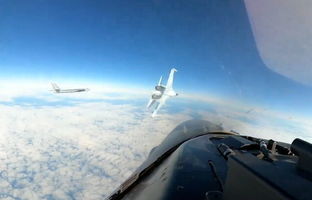  دوئل نفس‌گیر جنگنده سوخو-۳۵ روسیه با جنگنده F۱۶ آمریکا در دل آسمان! + ویدئو