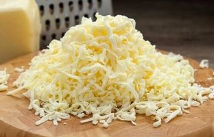 پنیر پیتزای تاپینگ یا موزارلا؟/ چه پنیری برای پیتزا بخریم؟/ کدام پنیر چربی کمتری دارد؟