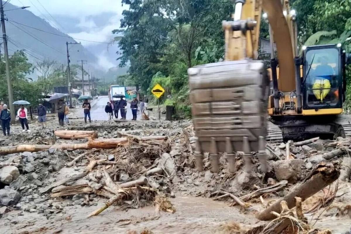 تصاویری از لحظه بلعیده شدن ناگهانی ۹ هکتار زمین توسط دریا + ویدئو