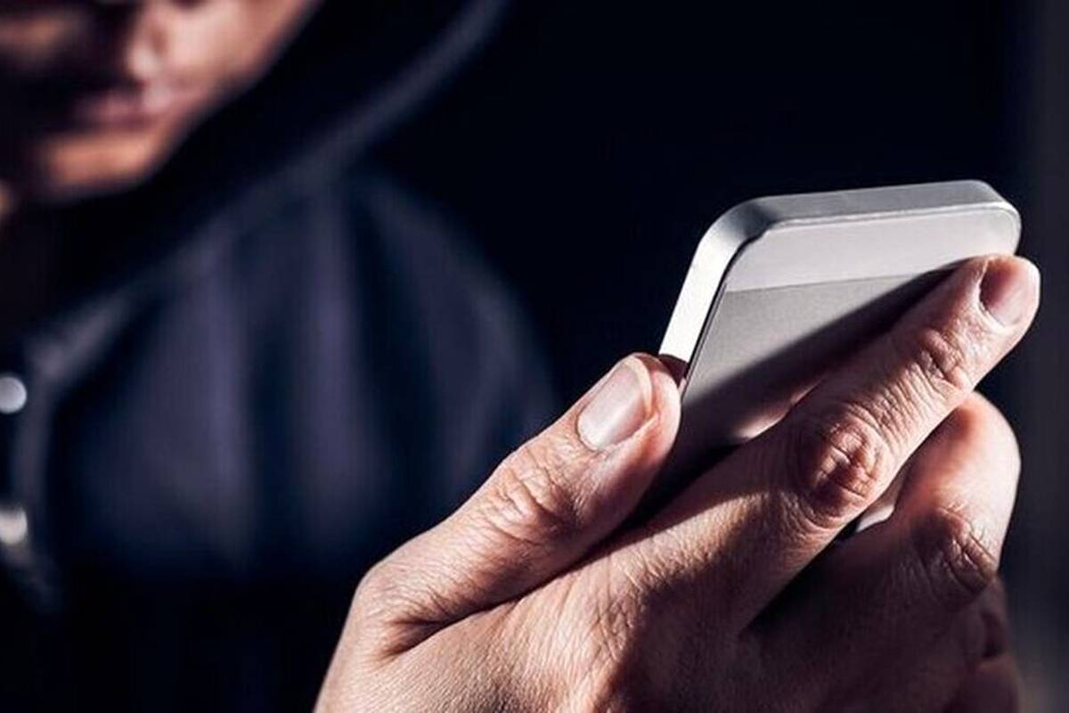 (ویدیو) گوشیقاپی در خیابان استاد معین در روز روشن