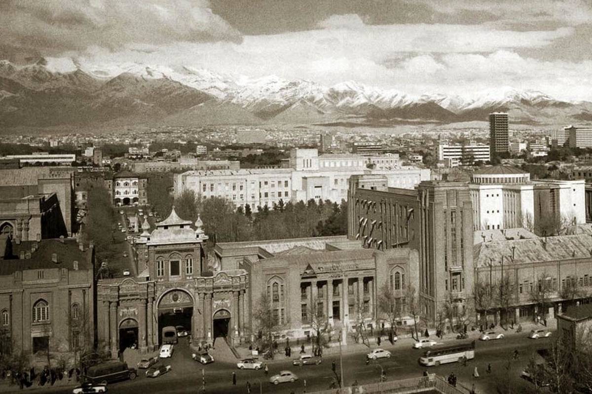 فروش سطلی آب در تهران؛ سطلی 2 ریال + عکس