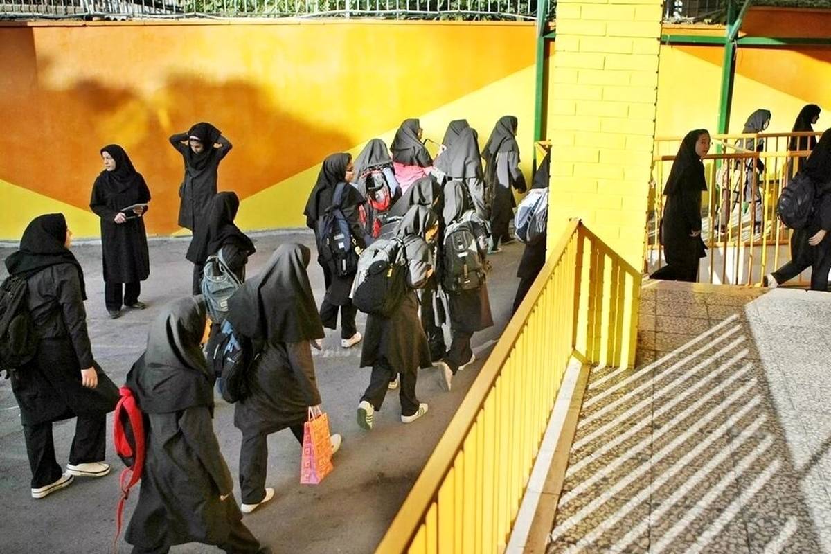 گازگرفتگی ۵۰ دانش آموز در مدرسه شاهین دژ