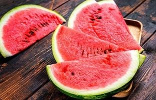 پیام‌های تبریک دوستانه و صمیمی یلدا ۱۴۰۳