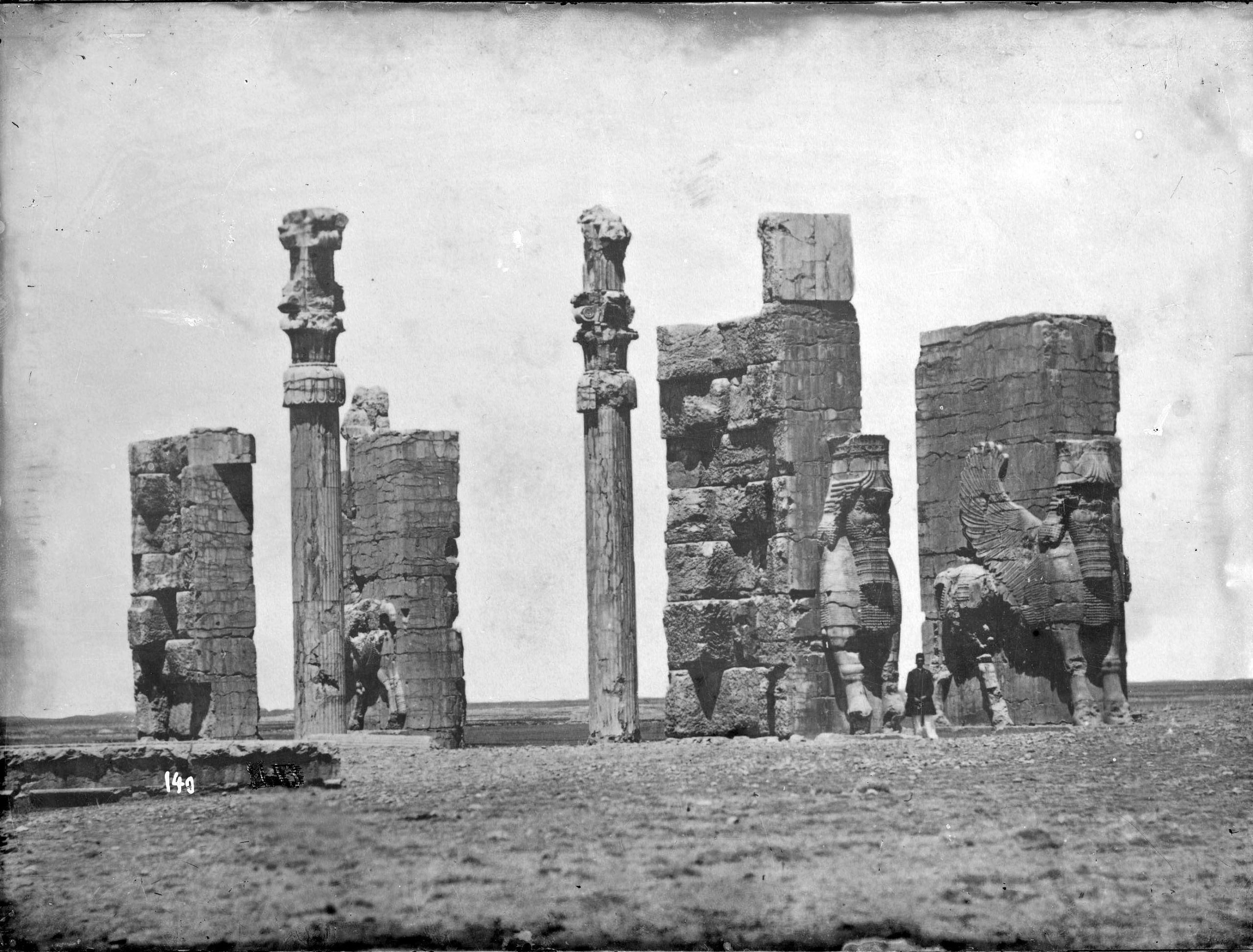 تخت جمشید رها شده در دوره قاجار + تصاویر