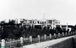 مهمانخانه بیرون شهر قم، 150 سال قبل؛ وقتی مهر و ماه نبود + عکس