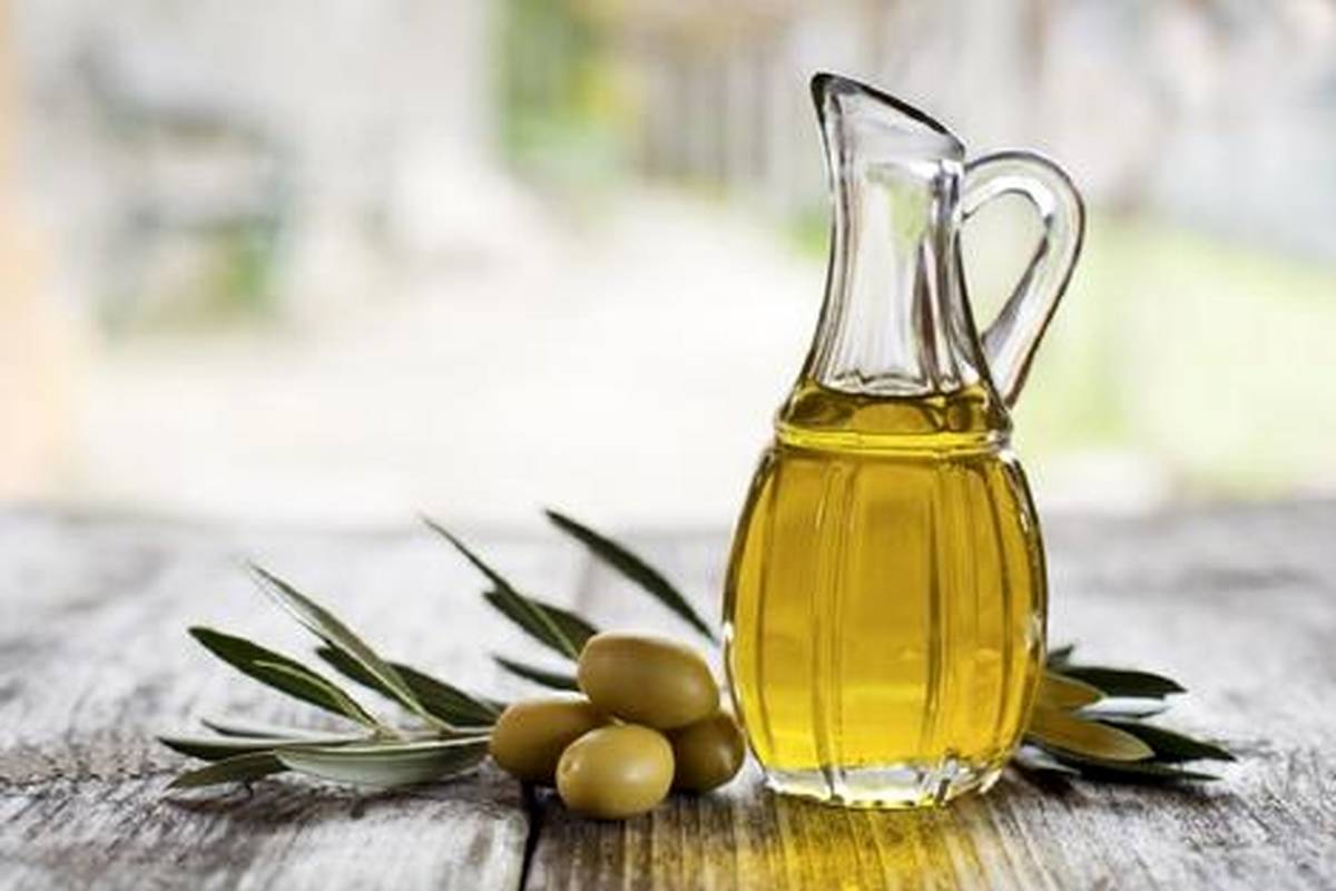 چرا و چطور از روغنهای گیاهی یا روغن زیتون در پخت و پز استفاده کنیم؟