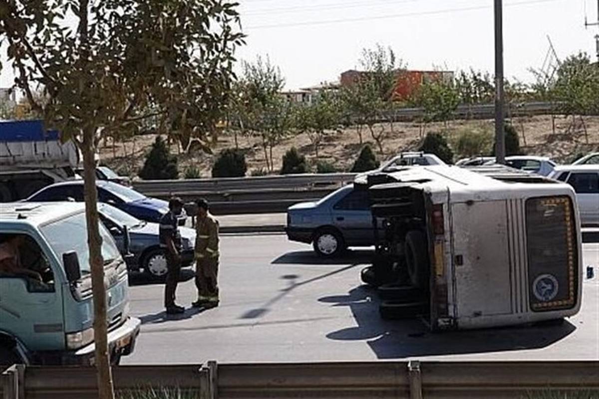 جزئیات واژگونی مینیبوس در اتوبان آزادگان